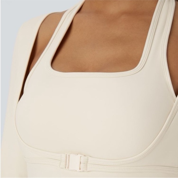 Halara NWT Cropped Long Sleeve Buckle
Top - Picture 4 of 8